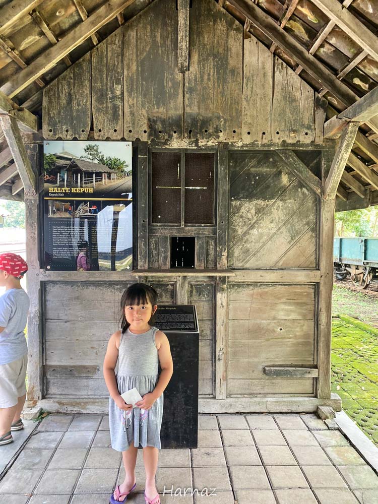 JALAN JALAN DI AMBARAWA MUSEUM KERETA API DAN TAHU OOM SHIN